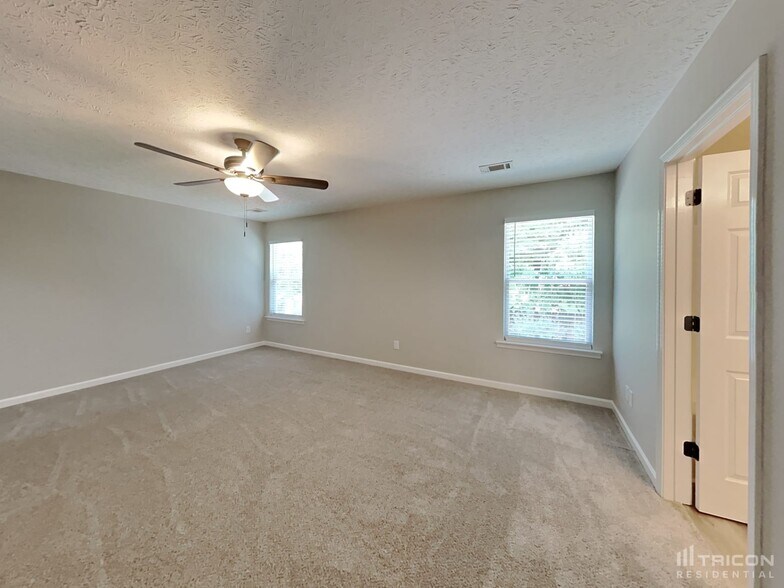 Building Photo - 174 Vintage Cir