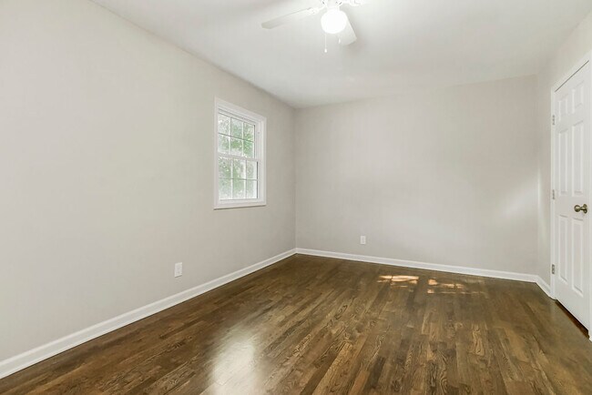 Building Photo - 9859 Connell Dr