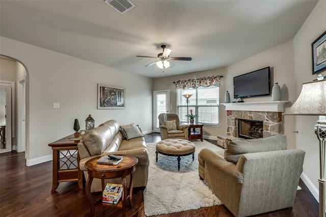 Building Photo - 1325 Realoaks Dr