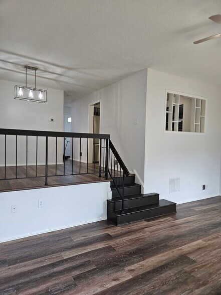 Building Photo - 6322 Bentham Ct