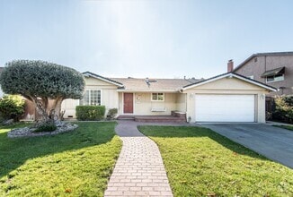 Building Photo - Spacious South Bay Home in Charming Neighb...