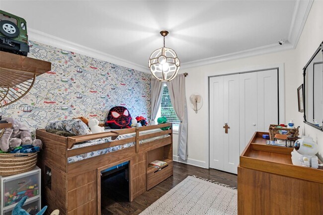 Building Photo - 1030 Manati Ave