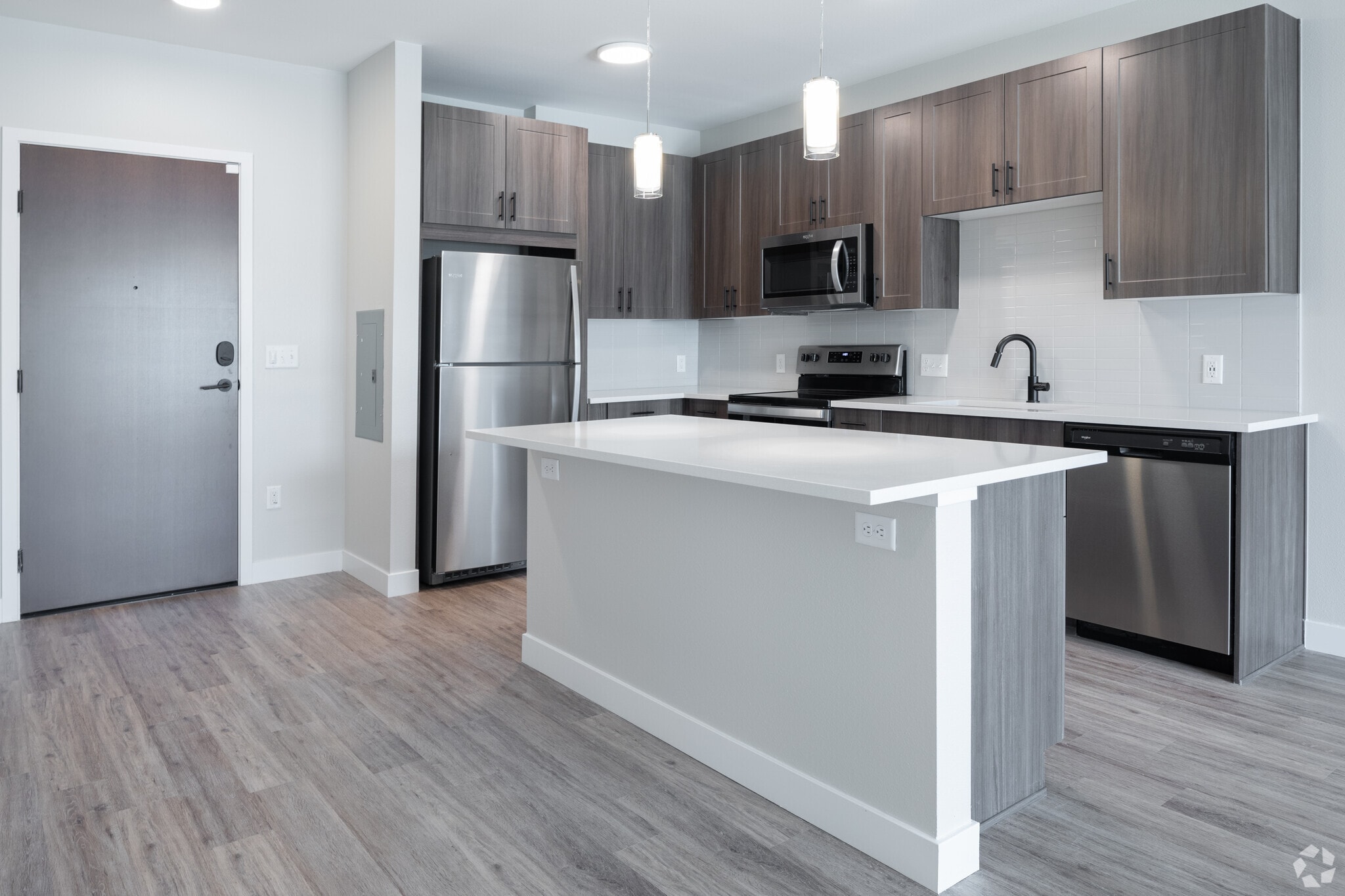 1BR, 1BA - 733SF - Aspire