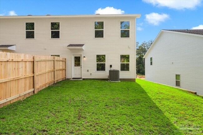 Building Photo - 1116 Coniferous Ave