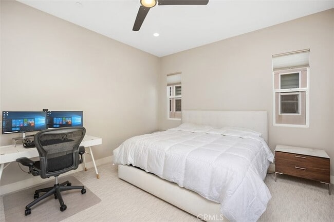 Building Photo - 227 Follyhatch