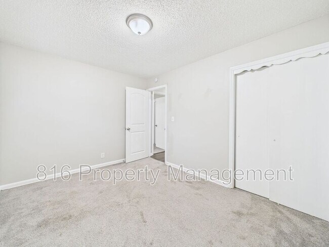 Building Photo - 10000 Fremont Ave