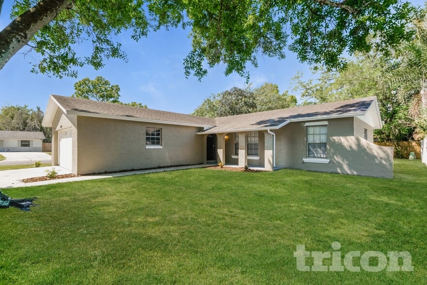 Primary Photo - 1002 Saxon Ct