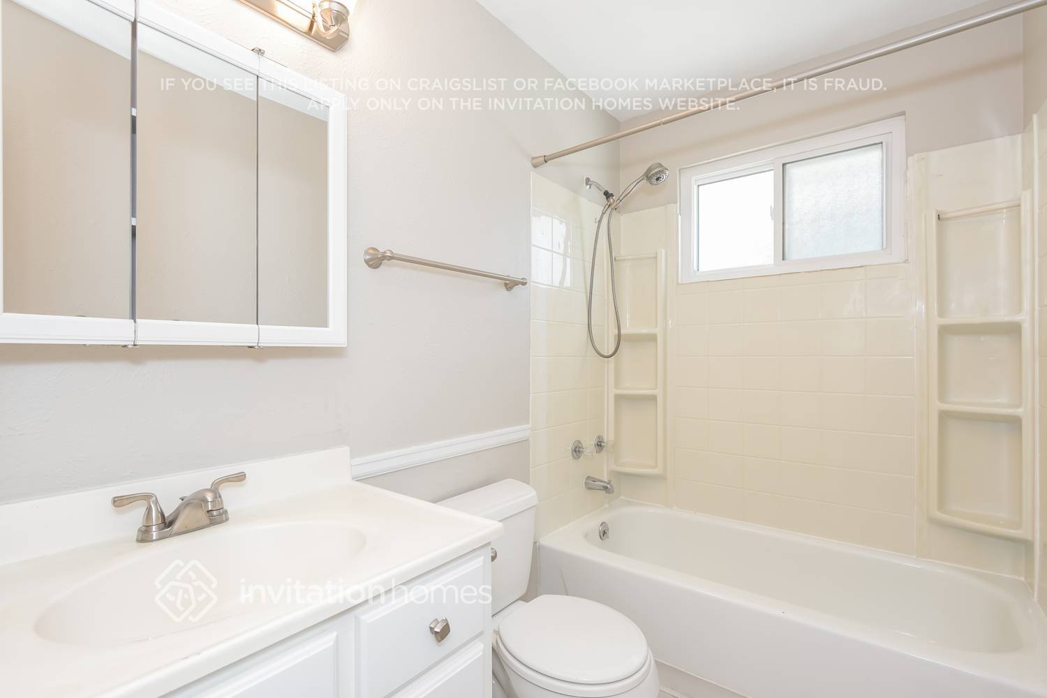 Building Photo - 17487 E Plateau Dr