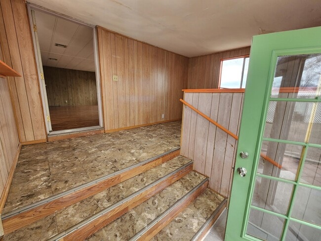 Building Photo - 1111 Hardy Ln