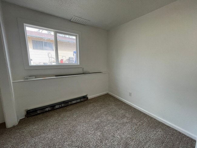 Building Photo - Newly Updated Duplex in Northwest Fort Collins