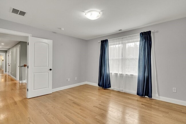 Building Photo - 121 Taylor Farm Rd