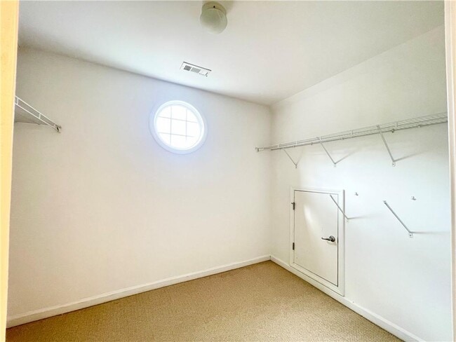 Building Photo - 555 Vinings Springs Dr SE