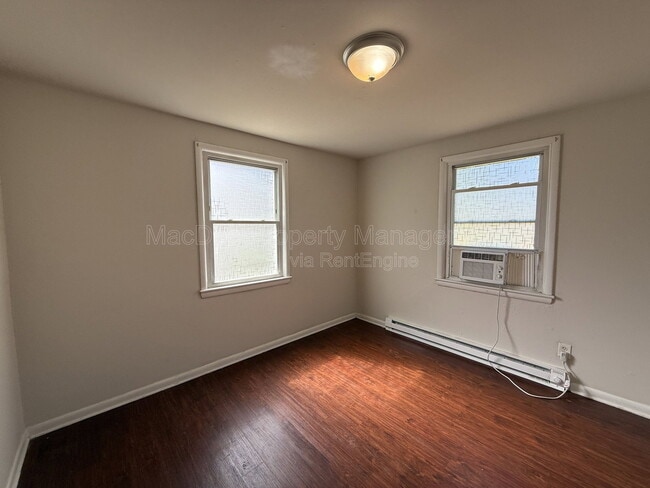 Building Photo - 1500 Airport Ave