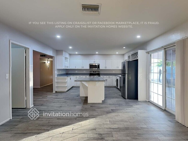 Building Photo - 3206 N Emerson St