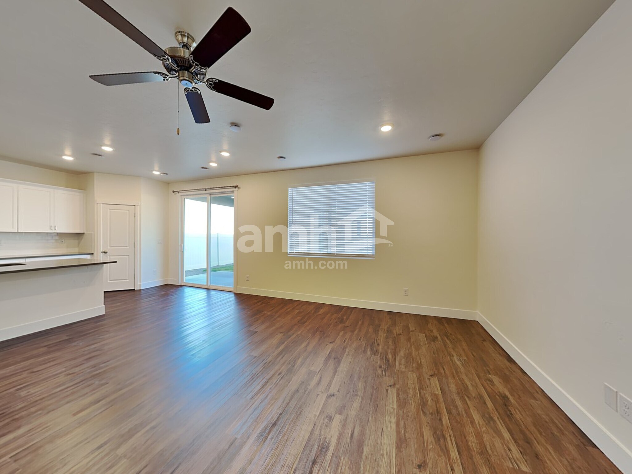 Building Photo - 6186 W Calle Lingo