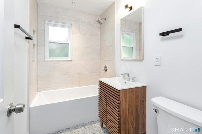 Building Photo - 124 Minturn Pl
