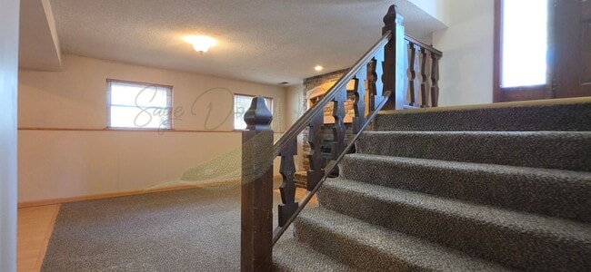 Building Photo - 13944 S Raintree Dr