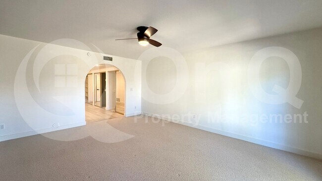 Building Photo - 6240 E Kelton Ln