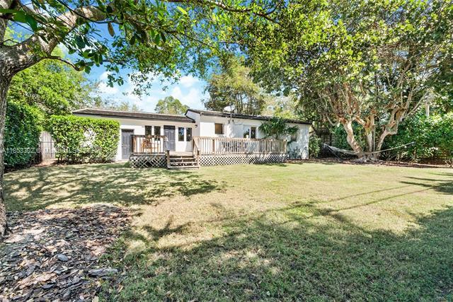 Building Photo - 5830 SW 51st St