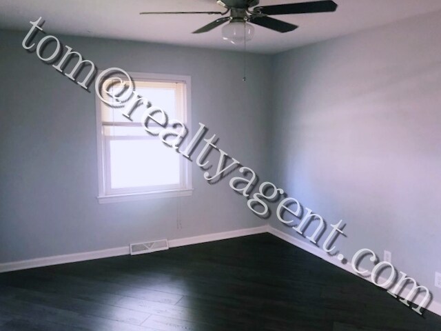 Building Photo - 1020 Dartmoor Ave