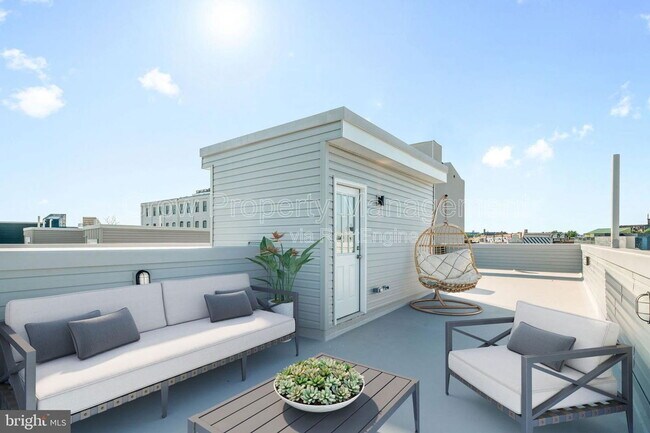 Building Photo - 1904 E York St