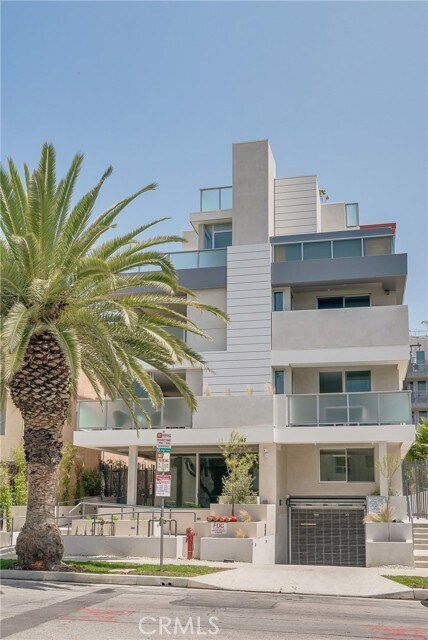 Building Photo - 1148 N Detroit St