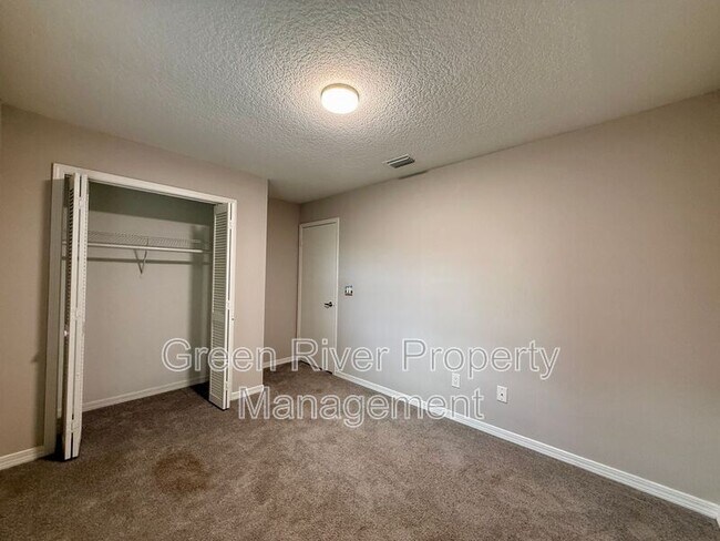 Building Photo - 7665 Jana Ln S