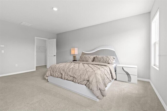 Building Photo - 16980 Oval Rum Dr