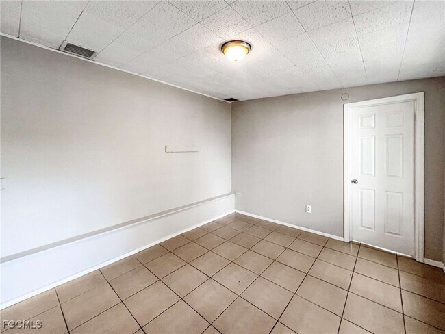 Building Photo - 9861 Orange River Blvd