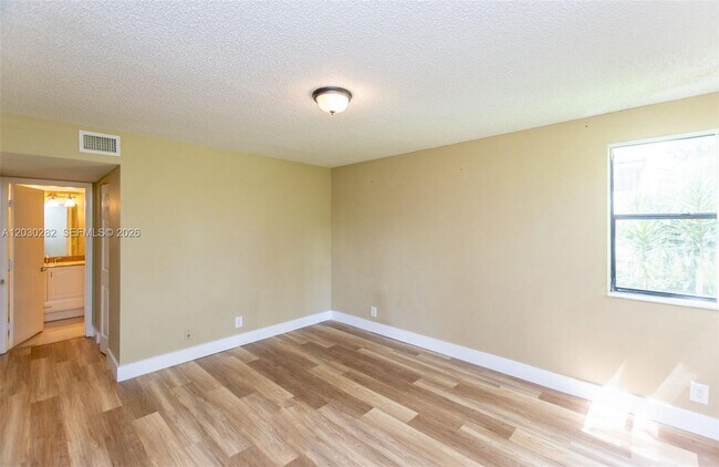 Building Photo - 5721 Riverside Dr