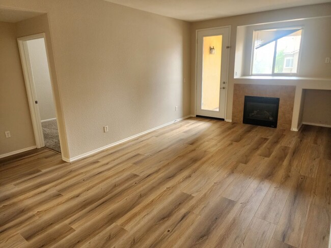 Building Photo - Upper Unit 3 Bedroom Condo with 1 Car Garage