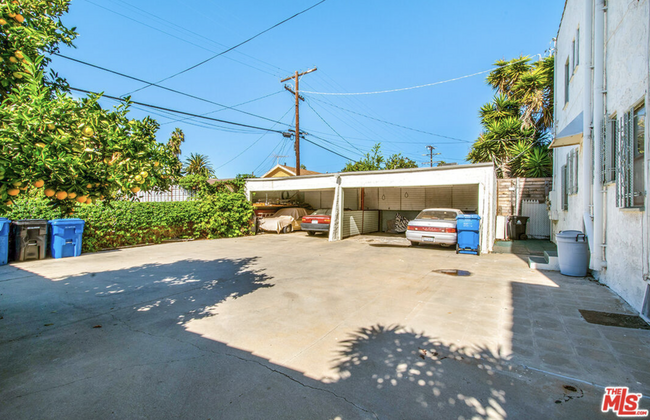 Parking and fruit trees in the rear - 2807 Hillcrest Dr