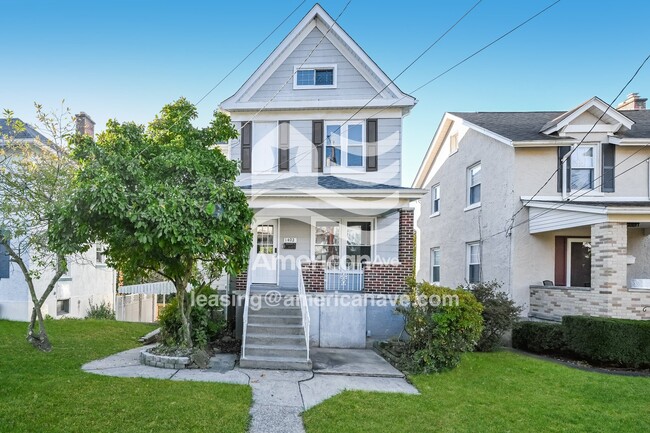 Building Photo - 1402 Linden St