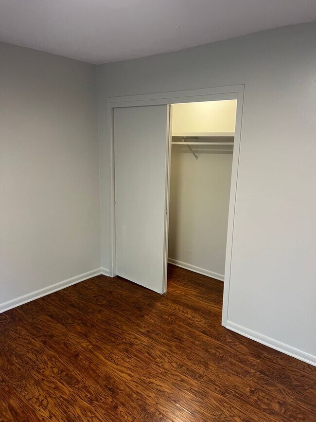 Building Photo - 134 N Meyers Dr