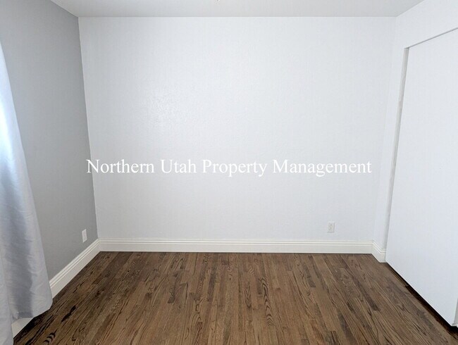 Building Photo - East Bench 5 Bed, 2 Bath