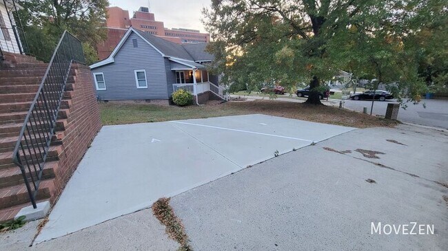 Building Photo - 7 Ratcale Ln