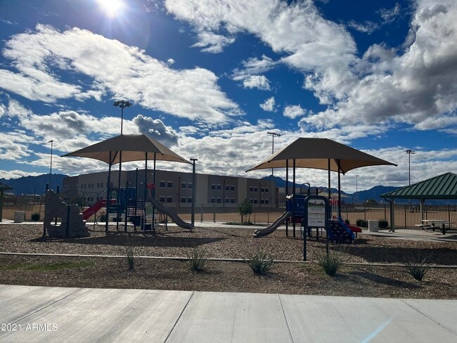 Building Photo - 5410 W Country Garden Ln