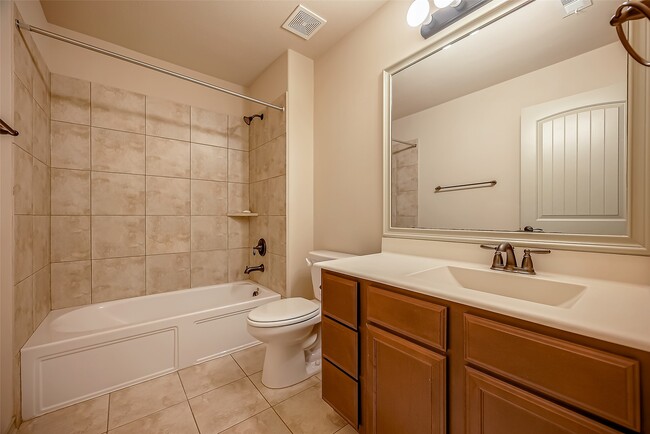 Building Photo - 2211 Argos Dr