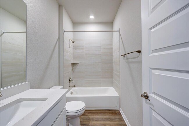 Building Photo - 117 Fairmeadow Downs Dr