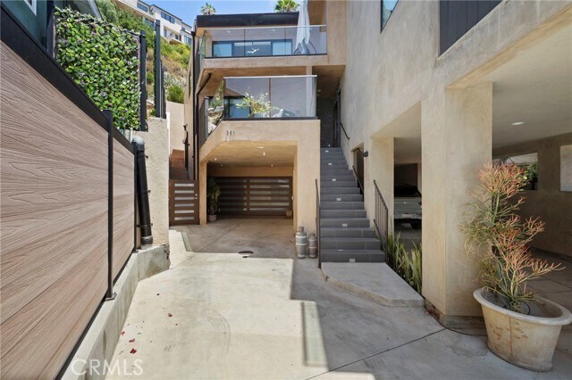 Building Photo - 346 Y Pl