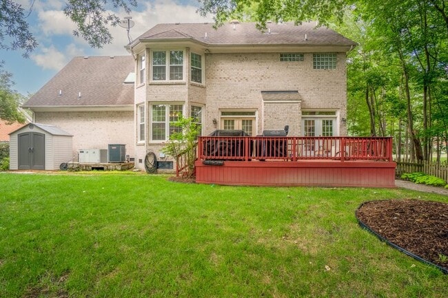 Building Photo - 821 Loch Island Dr