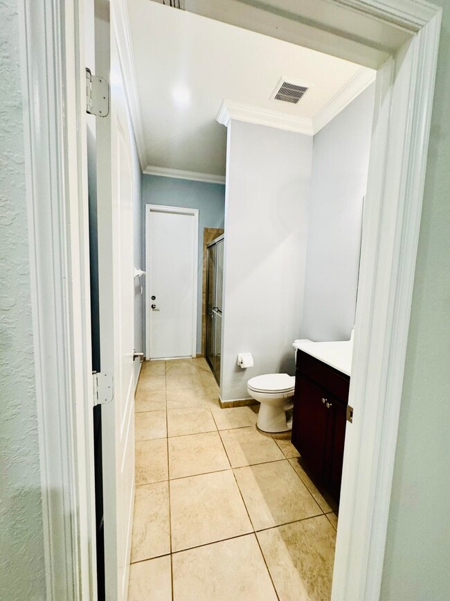 Building Photo - 1807 Berkshire Cir SW