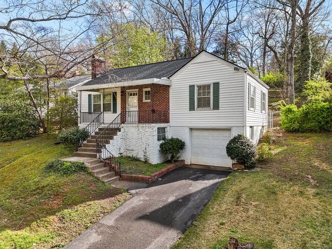 Building Photo - 1504 Hixson Pike