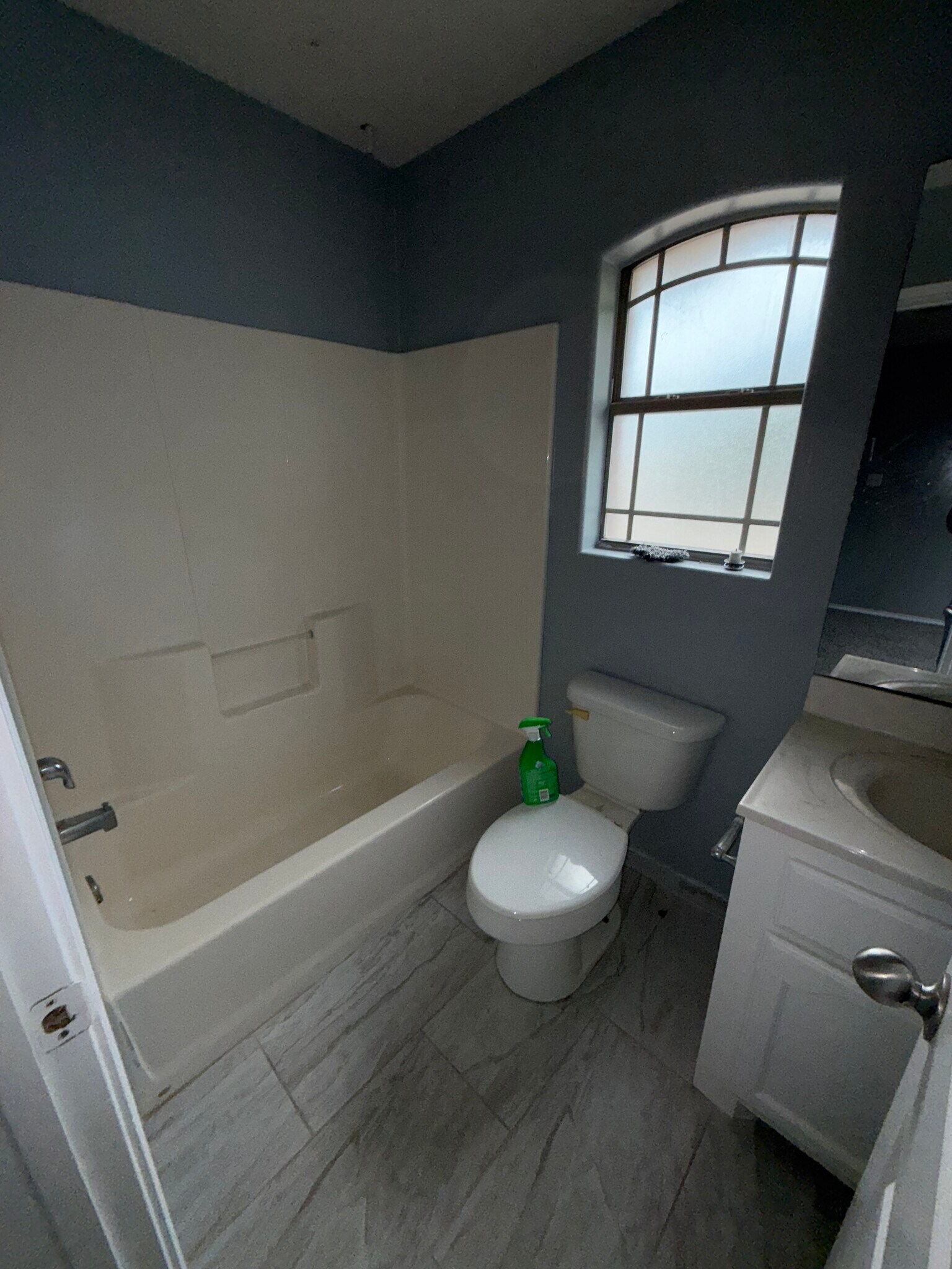 Building Photo - 106 S 48th Ln