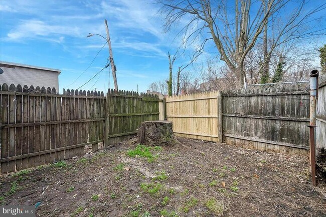 Building Photo - 1110 Morton Ave