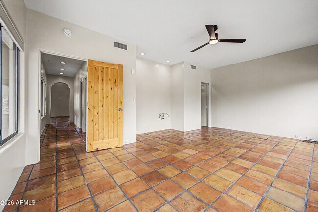 Building Photo - 9202 E Rimrock Dr