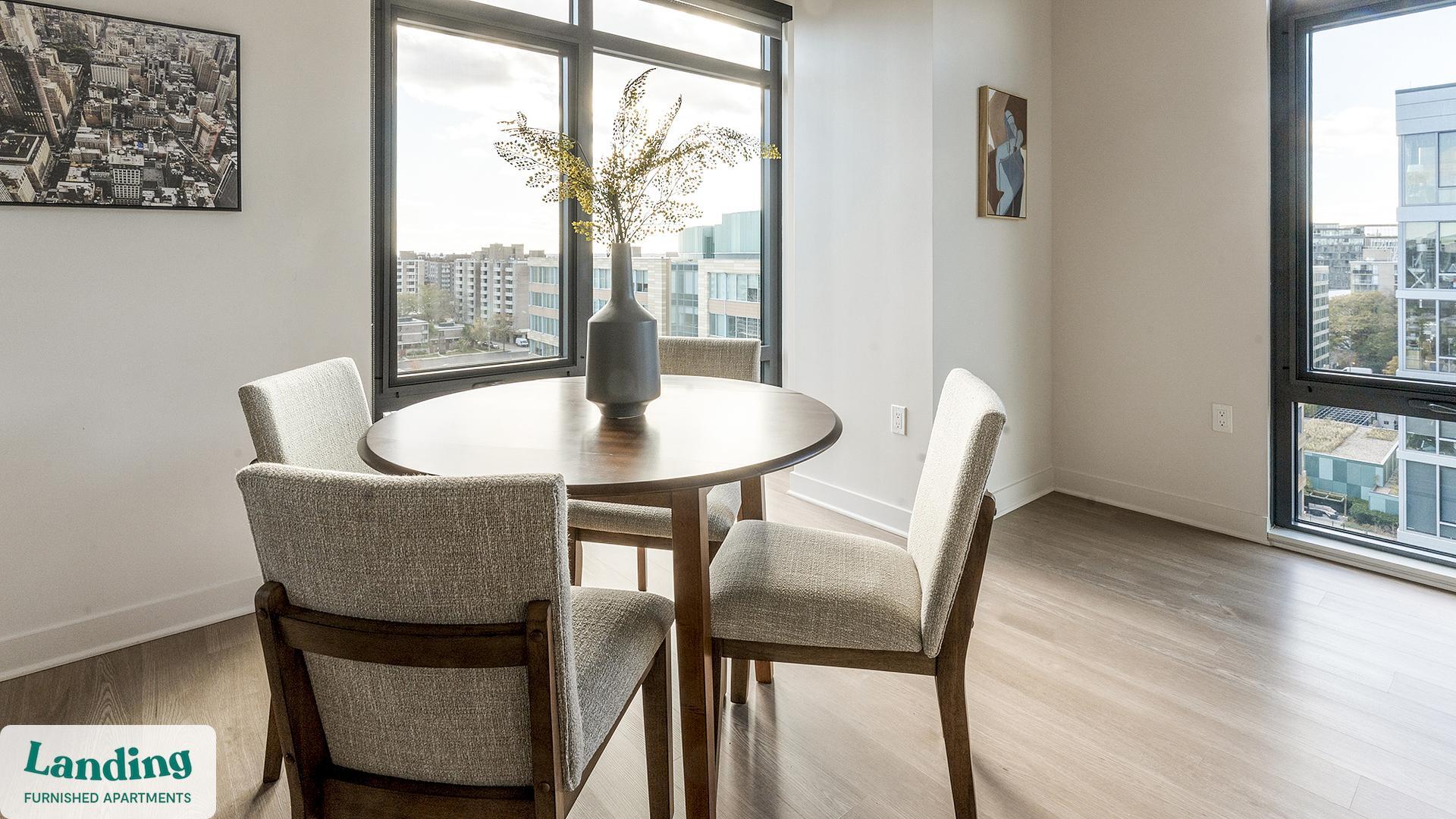 Building Photo - 350 Maple Dr SW