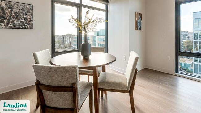 Building Photo - 350 Maple Dr SW