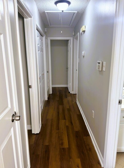 Building Photo - 6625 Chauncey
