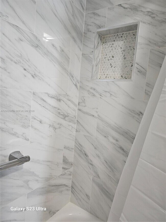 Building Photo - 20400 W Country Club Dr